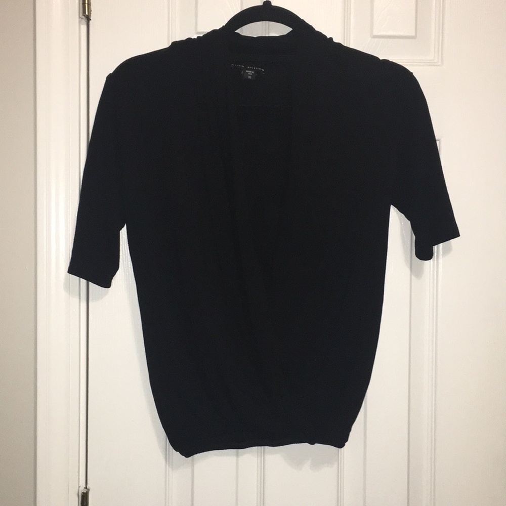 Black short sleeve shirt
